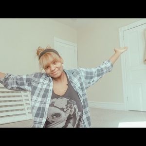 Meet your Posher, Lola